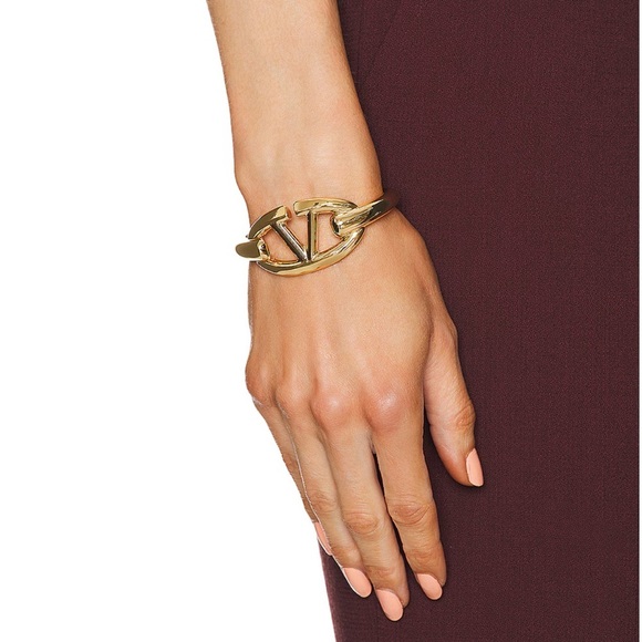 VALENTINO GARAVANI V Logo Gold Tone Moon Bangle Bracelet w BOX Dust Bag & tags. - Picture 2 of 11